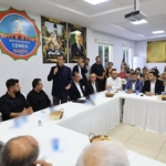 ekrem-imamoglu-buyukcekmece-cemevinde-alevi-vatandaslarin-muharrem-matemi-lokmasina-ortak-oldu.jpg