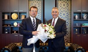 ekrem-imamoglu-sultangazi-belediye-baskani-abdurrahman-dursuna-tebrik-ziyaretinde-bulundu-fV1gf77O.jpg