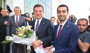 ekrem-imamoglu-tuzla-belediye-baskani-eren-ali-bingole-tebrik-ziyaretinde-bulundu-if6rE4aO.jpg