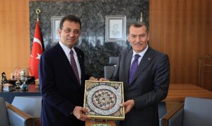 ekrem-imamoglu-zeytinburnu-belediye-baskani-omer-arisoya-tebrik-ziyaretinde-bulundu-153tXG62.jpg