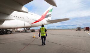 emirates-londra-heathrow-havalimaninda-saf-ile-hizmet-vermeye-basliyor-GiFc46XX.jpg