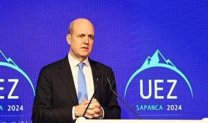 eski-isvec-basbakani-reinfeldt-kuresel-yonetisime-ihtiyacimiz-var-DQbj7iBm.jpg