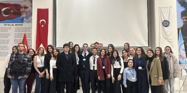 eu-saglik-bilimleri-fakultesi-gonullu-takimi-bir-ilke-imza-atti.jpg