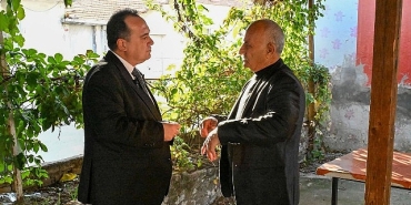 fatih-mahallesi-donusuyor-baskan-besim-dutlulu-vatandaslarla-bulustu.jpg