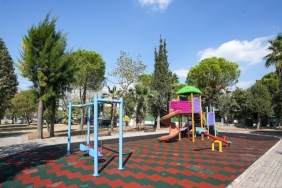 Gaziemir’in parklarında bakım ve yenileme çalışması
