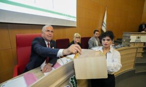 gaziemirde-unal-isik-yonetiminde-ilk-meclis-XffqNFG5.jpg
