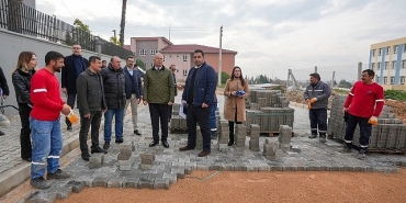 gaziemirin-yollarinda-yogun-calisma.jpg