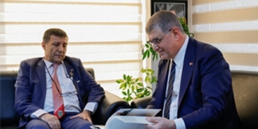 gazilerden-baskan-tugayi-duygulandiran-armagan.jpg