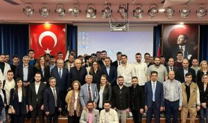 gazzeli-mustafa-sesini-duyurmak-icin-mektup-yazdi-savas-ruhlarimizi-parcaliyor-hayallerimizi-yok-ediyor-qXcObb2a.jpg