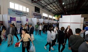 gencler-bu-organizasyonda-universite-ve-meslekleri-taniyacak-dBgOYAtC.jpg