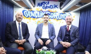 genclik-otobusunde-baskan-var-S2uSQizB.jpg