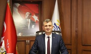 golcuk-belediye-baskani-ali-yildirim-sezer-19-mayis-tam-bagimsiz-devlet-kurma-kararinin-ilk-Ol8mDsHD.jpg