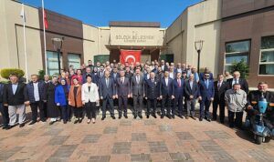 golcukte-duzenlenen-kent-bayramlasmasi-toplumun-her-kesiminden-temsilciler-vatandaslarin-genis-katilimi-ile-gerceklestirildi-lLKwuKWh.jpg