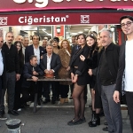 habercaddesitv-unlu-isimlerle-cigeristanda-bulustu.jpg