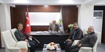 halk-gunune-yogun-ilgi-baskan-yildiz-vatandaslarla-tek-tek-ilgilendi.jpg