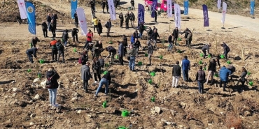 her-fidan-bir-umut-projesiyle-1-milyon-fidan-toprakla-bulustu.jpg