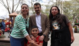 huseyin-can-guner-vatandaslarla-bayramlasti-fOmT4lZS.jpg