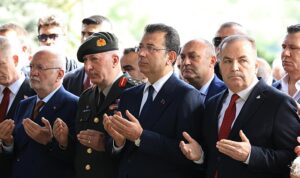 ibb-baskani-ekrem-imamoglu-8nci-cumhurbaskani-turgut-ozalin-vefatinin-31nci-yil-donumu-dolayisiyla-duzenlenen-YCt1vzeE.jpg