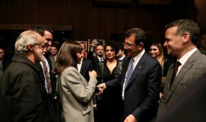 ibb-baskani-ekrem-imamoglu-paris-ziyaretinin-ilk-gununun-aksaminda-avrupa-sosyalist-partisi-ozel-oturumuna-qZmYV9IE.jpg