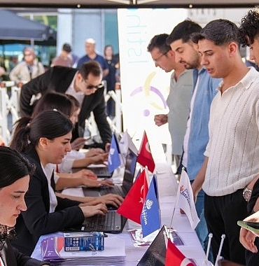 İBB Bölgesel İstihdam Ofisleri’nden iş arayana ve işverene ücretsiz hizmet