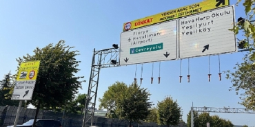 ibb-uyari-tabelalarinin-ise-yaramadigi-alt-gecitte-yolun-kotu-dusurulecek.jpg