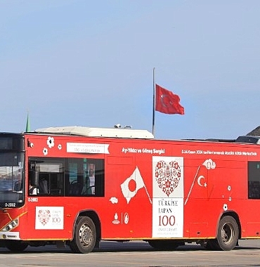 iettden-turkiye-japonya-100-yili-icin-ozel-otobus.jpg