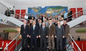 inegol-alper-tabani-bagrina-basiyor-8SgXKM2Z.jpg