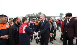 inegol-belediye-baskani-alper-taban-tum-calisanlarimiza-emek-ve-gayretleri-icin-tesekkur-ediyorum-iLlsrbrb.jpg
