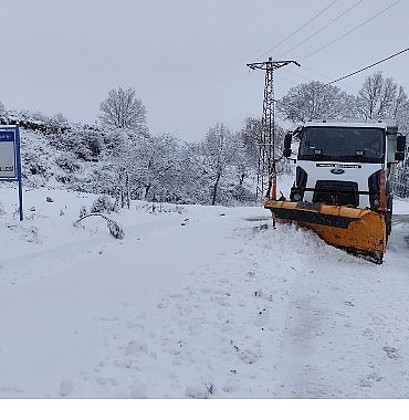 inegol-belediyesi-karla-mucadelede-24-saat-sahada.jpg