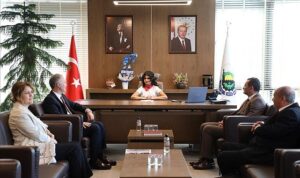 inegol-belediyesinde-baskanlik-makami-cocuklara-verildi-bx5d9kXi.jpg