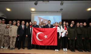 istiklal-marsinin-kabulunun-103yil-donumu-aliagada-kutlandi-NaPZMQ41.jpg