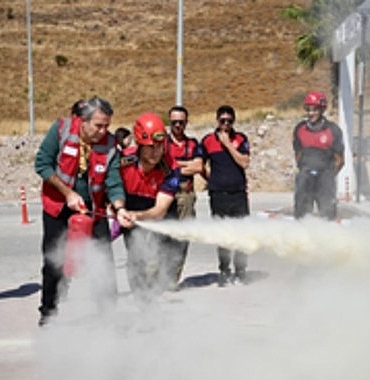 İtfaiye Haftası’nda Dikili’de nefes kesen tatbikat