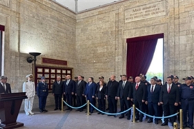 itfaiyeciler-atanin-huzuruna-cikti.jpg