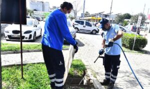 izmir-buyuksehir-belediyesi-ilaclama-calismalarina-hiz-verdi-XZcLHzDz.jpg