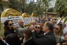 İzmir, eski başkanına veda etti