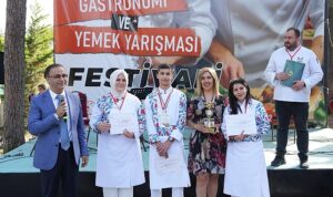 izmir-meb-gastronomi-festivalinde-lezzet-soleni-yasandi-c4Jm5KhR.jpg