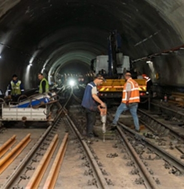 izmir-metrosunda-guvenlik-icin-yogun-mesai.jpg