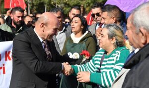 izmirde-seyyar-tezgahlar-cicek-aciyor-lxfa8R74.jpg