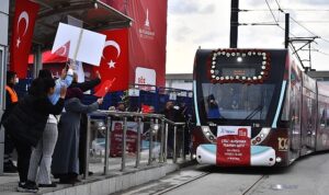 izmirin-tramvay-filosu-buyuyor-pUAA1Qtz.jpg