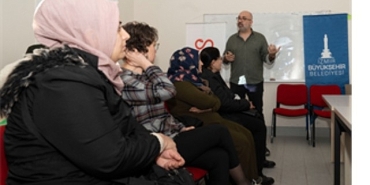 izmirli-anneler-madde-bagimliligina-karsi-bilincleniyor.jpg