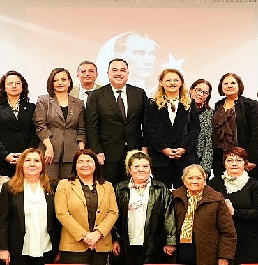 kadin-belediye-baskanlari-manisada-bir-araya-geldi.jpg
