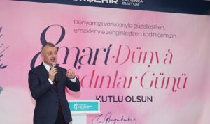 kadin-elinin-degdigi-her-yer-guzellesiyor-pH7k67nJ.jpg