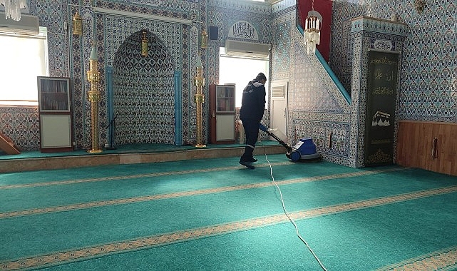 kandira-belediyesi-ramazanla-birlikte-camilerde-temizlik-seferberligi-baslatti.jpg