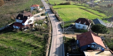 kandira-karagaca-otoban-konforunda-yol.jpg