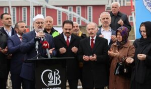 kaptan-ahmet-erdogan-camiinin-temeli-bayrampasada-dualarla-atildi-QJxWES9n.jpg