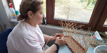 kar-mekte-uretken-eller-is-basinda.jpg