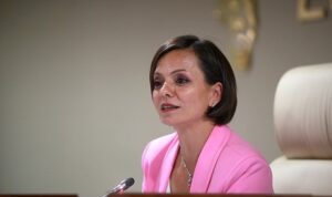 karabaglar-belediye-meclisi-mayis-ayi-2-birlesiminde-oturumunu-sma-hastasi-gulsimaya-bagisladi-DSMsh3wD.jpg