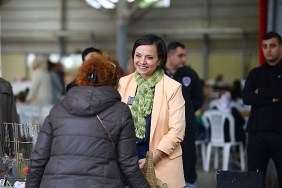 karabaglarda-bayram-oncesi-sokaklar-degil-bozyaka-pazaryeri-kullanilacak.jpg