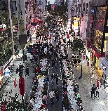 karsiyaka-belediyesinden-iftar-dayanismasi.jpg