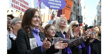 karsiyakadan-dayanisma-cagrisi-siddete-karsi-ses-cikar.jpg